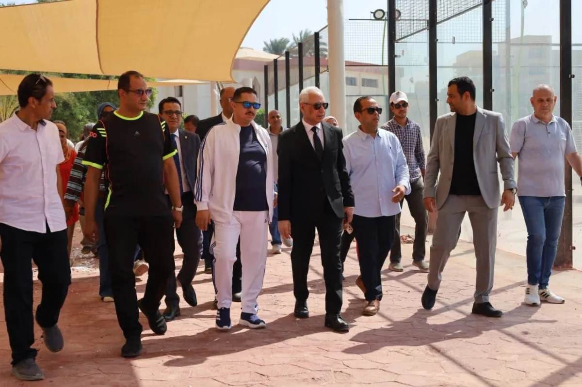 رئيس جامعة المنيا يتابع التجهيزات النهائية لافتتاح المدينة الرياضية بجامعة المنيا
